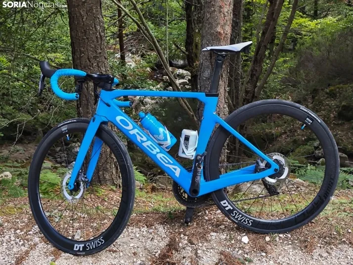 La Vuelta Ciclista en la Laguna Negra