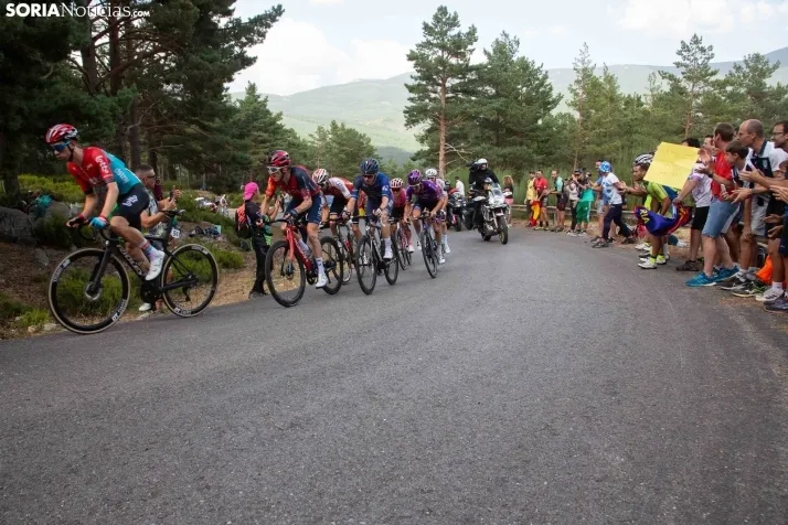 La Vuelta Ciclista en la Laguna Negra
