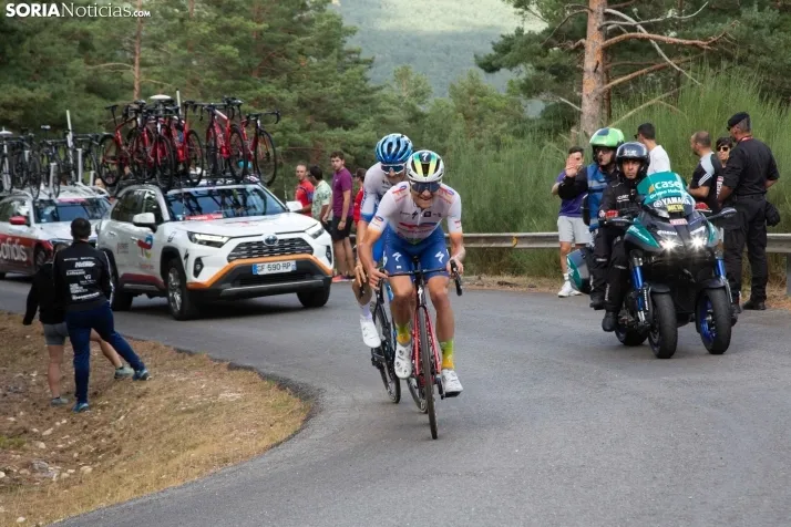 La Vuelta Ciclista en la Laguna Negra
