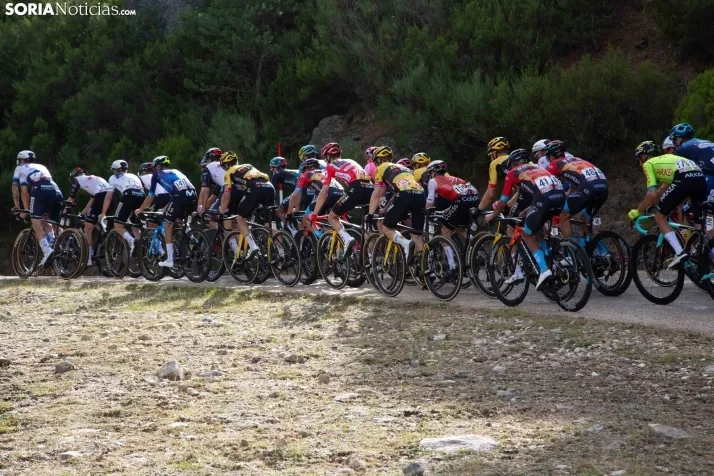 La Vuelta Ciclista en la Laguna Negra