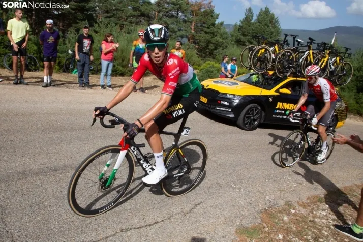 La Vuelta Ciclista en la Laguna Negra