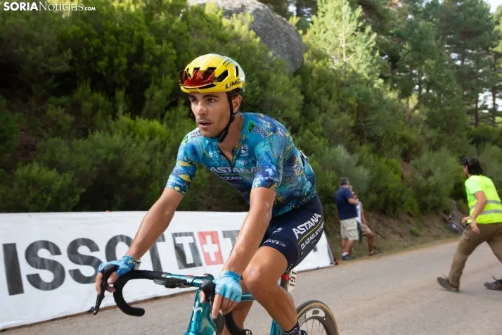 La Vuelta Ciclista en la Laguna Negra