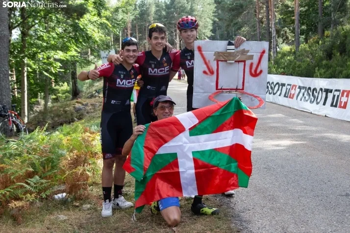 La Vuelta Ciclista en la Laguna Negra