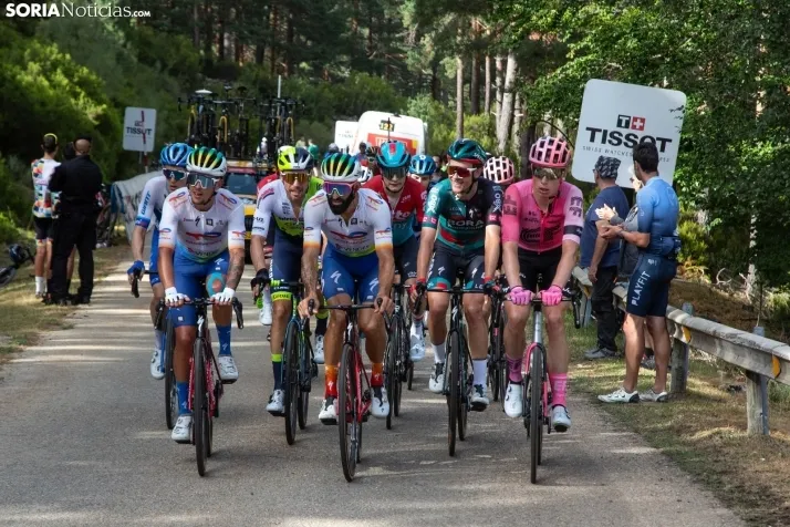 La Vuelta Ciclista en la Laguna Negra