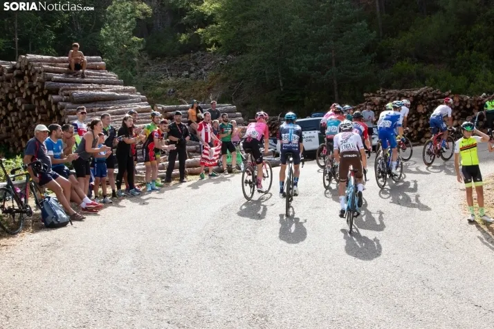 La Vuelta Ciclista en la Laguna Negra