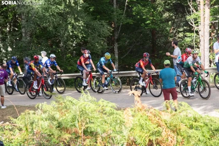 La Vuelta Ciclista en la Laguna Negra