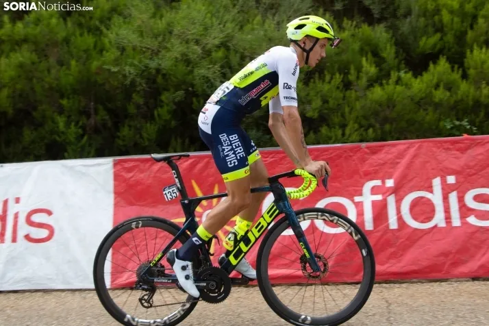La Vuelta Ciclista en la Laguna Negra