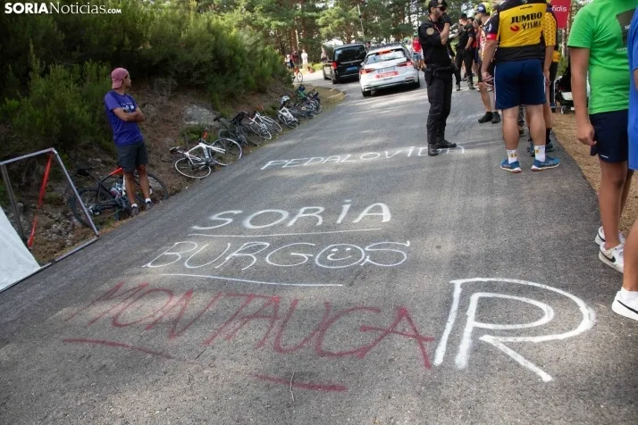 La Vuelta Ciclista en la Laguna Negra