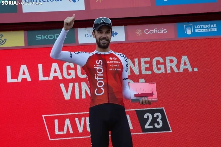 La Vuelta Ciclista en la Laguna Negra