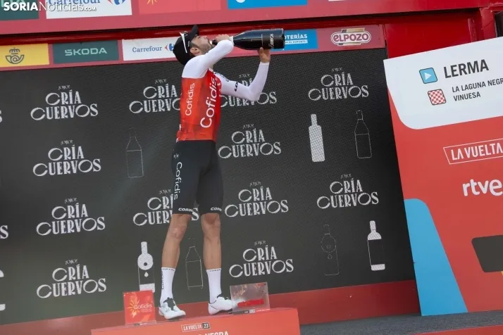 La Vuelta Ciclista en la Laguna Negra
