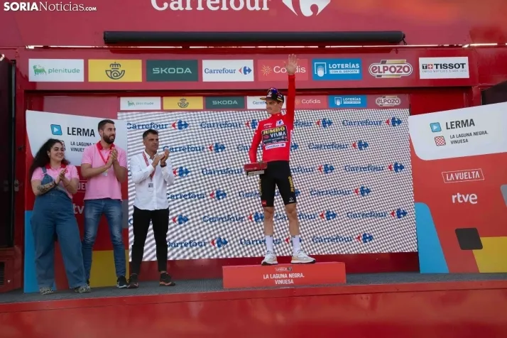 La Vuelta Ciclista en la Laguna Negra