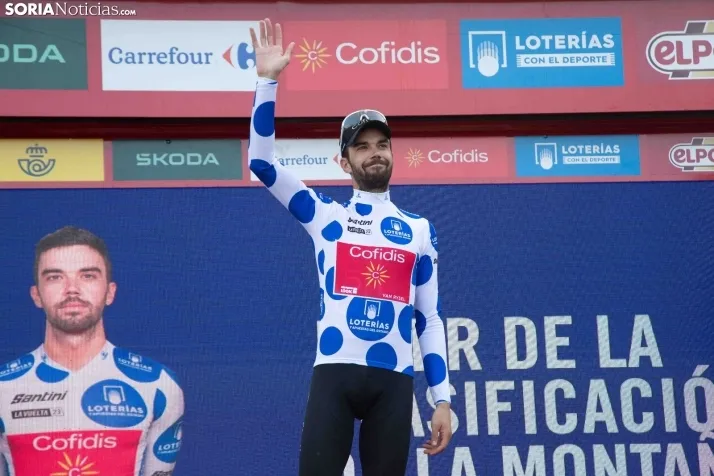 La Vuelta Ciclista en la Laguna Negra