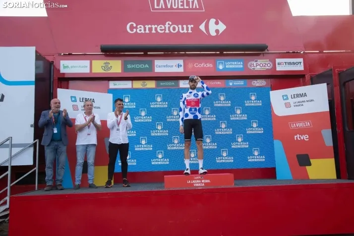La Vuelta Ciclista en la Laguna Negra