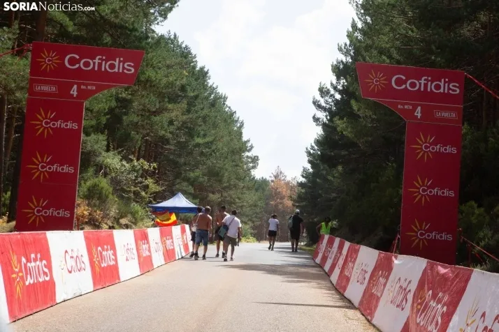 La Vuelta Ciclista en la Laguna Negra
