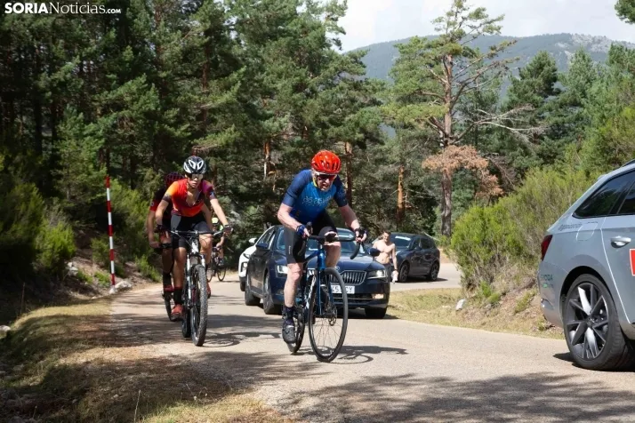 La Vuelta Ciclista en la Laguna Negra