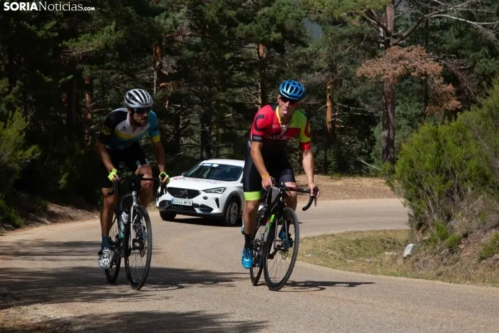 La Vuelta Ciclista en la Laguna Negra