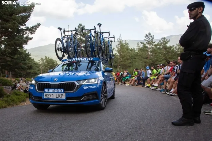 La Vuelta Ciclista en la Laguna Negra