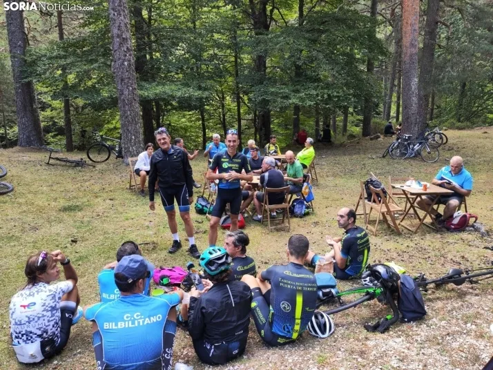 La Vuelta Ciclista en la Laguna Negra