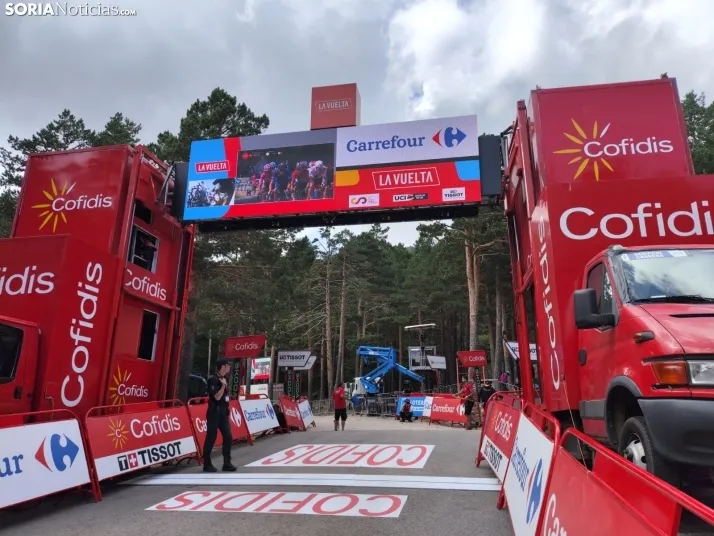 La Vuelta Ciclista en la Laguna Negra