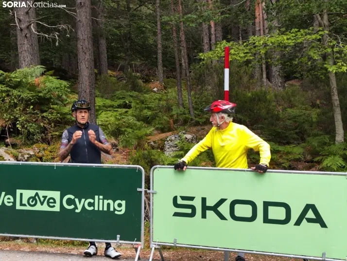 La Vuelta Ciclista en la Laguna Negra