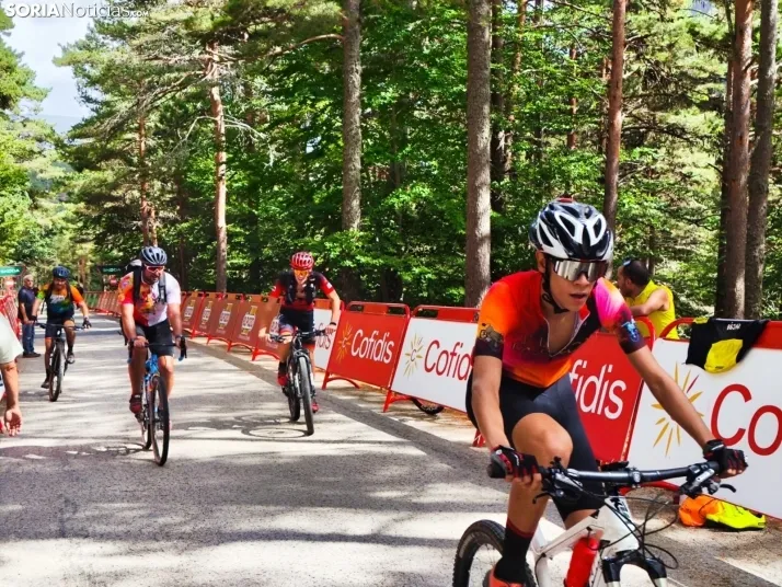 La Vuelta Ciclista en la Laguna Negra