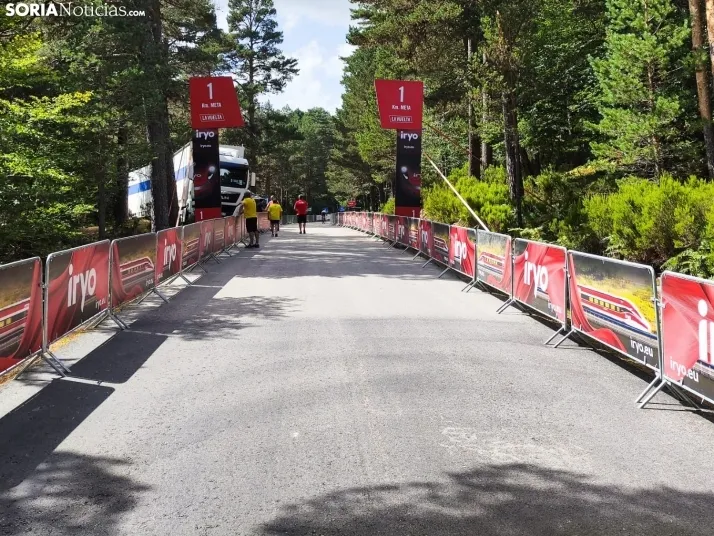 La Vuelta Ciclista en la Laguna Negra