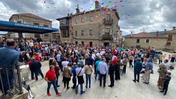 Galer&iacute;a: La Ronda invade Duruelo de la Sierra en sus fiestas del Cristo
