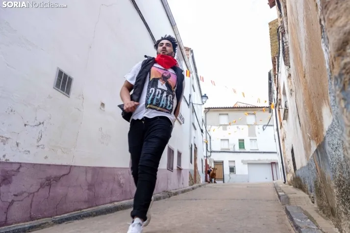 En im&aacute;genes: Emocionante encierro por las calles de &Oacute;lvega