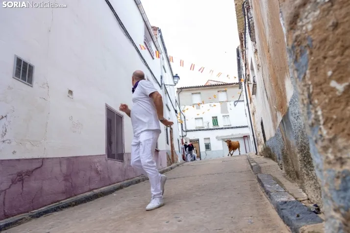 En im&aacute;genes: Emocionante encierro por las calles de &Oacute;lvega