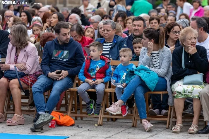 Fotos: La Carroza Del Real deslumbra en la plaza Mayor