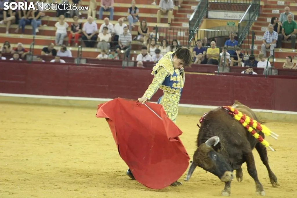 Una imagen de la novillada en Zaragoza ayer. 