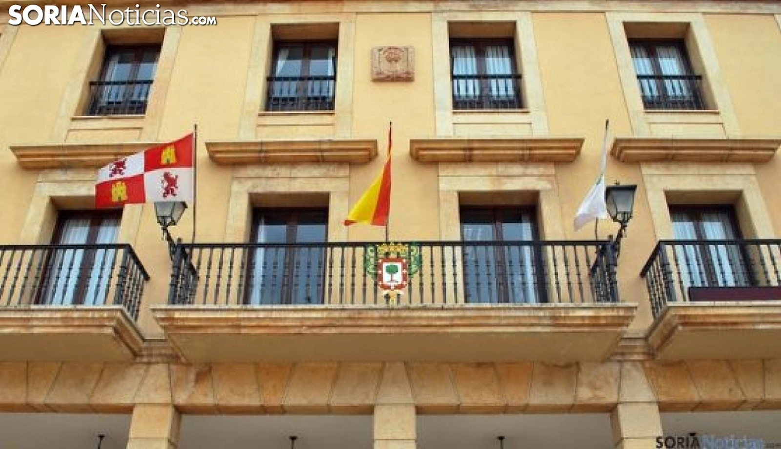 Almazán aborda la reforma sostenible del edificio del Ayuntamiento