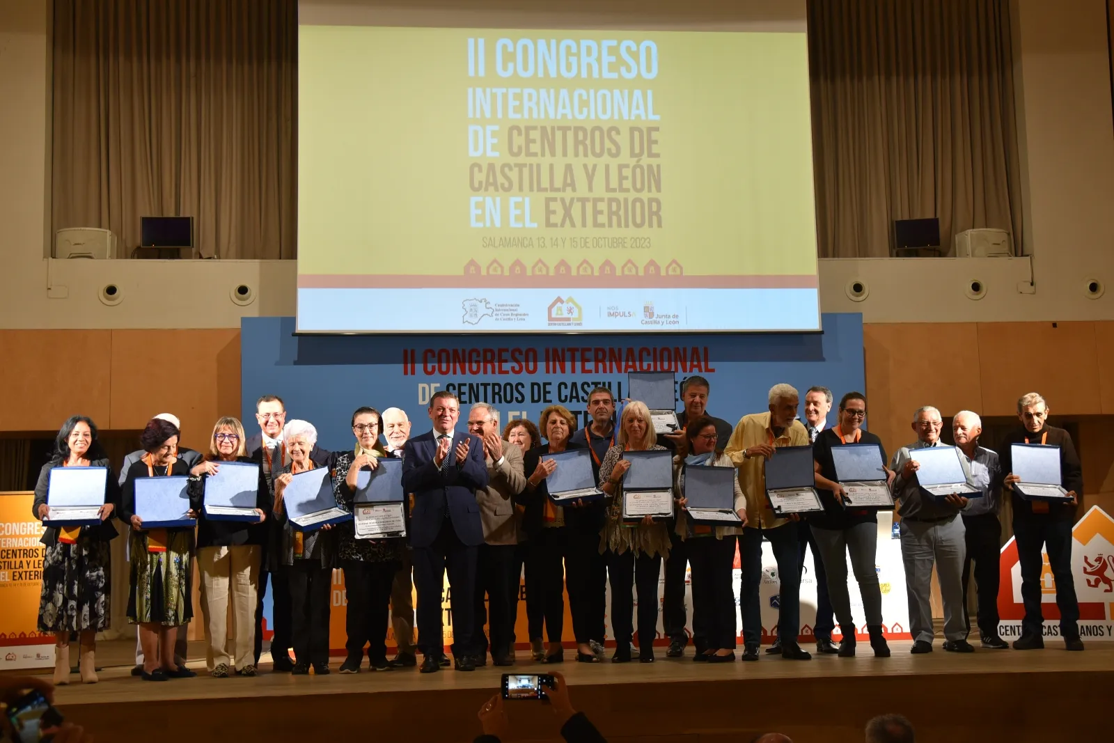 Foto 2 - La Junta crear&aacute; una novedosa red de castellanos y leoneses para mejorar la presencia internacional de la Comunidad