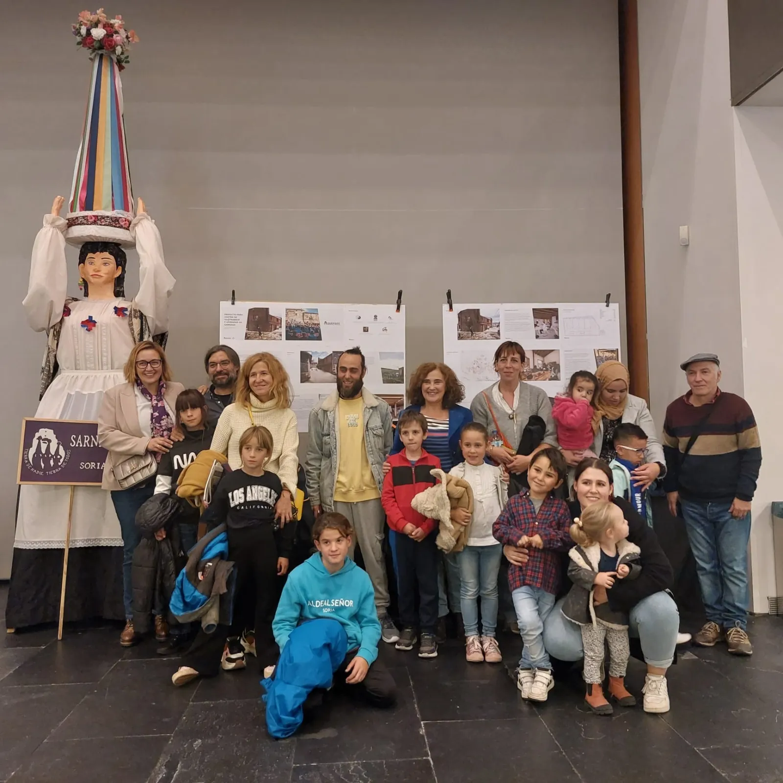 Foto 11 - La chiquiller&iacute;a de Tierras Altas presenta su cine en Pamplona