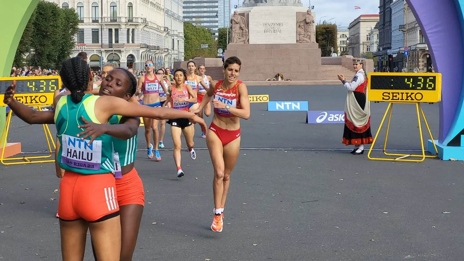Foto 2 - Marta P&eacute;rez se proclama sexta en el Campeonato del Mundo de la Milla en Ruta
