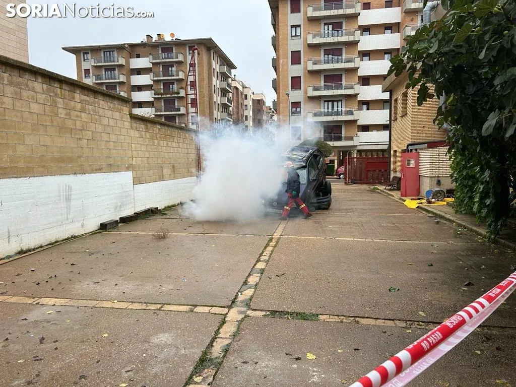Foto 8 - As&iacute; act&uacute;an los servicios de Emergencia para atender un accidente en Soria