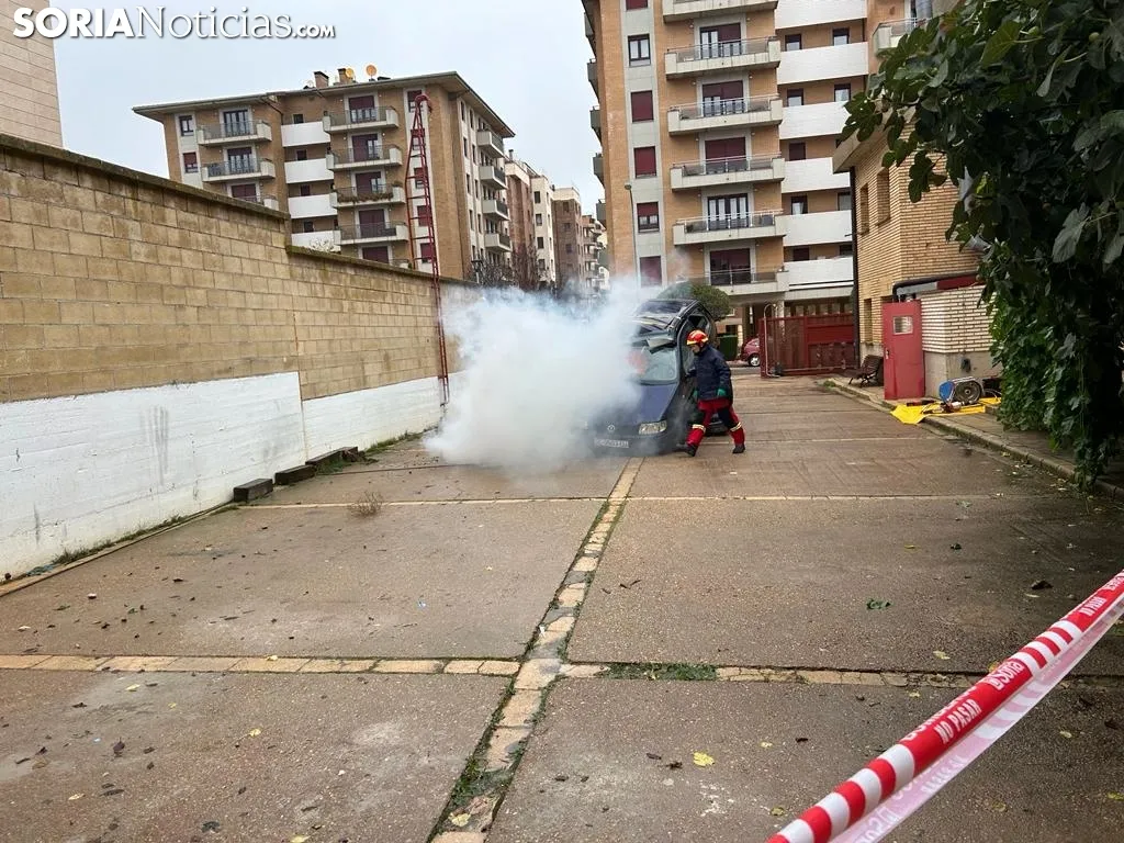 Foto 9 - As&iacute; act&uacute;an los servicios de Emergencia para atender un accidente en Soria