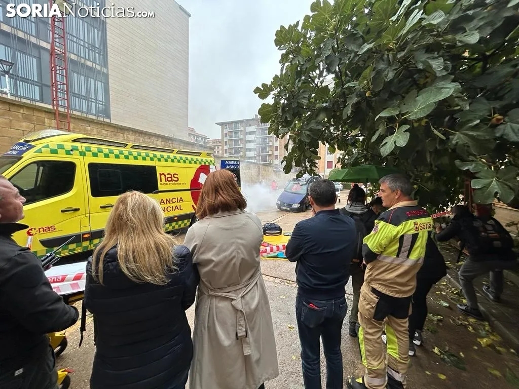Foto 11 - As&iacute; act&uacute;an los servicios de Emergencia para atender un accidente en Soria