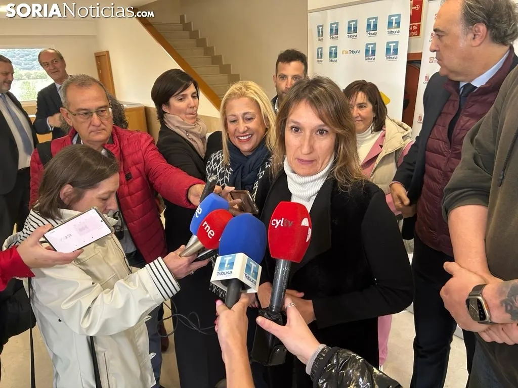 Foto 2 - Zubizarreta y 168 estudiantes alzan la voz contra el bullying en Soria: &iquest;Chivarse o informar?
