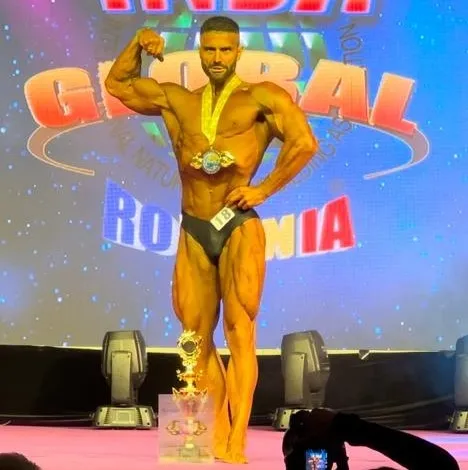 Foto 2 - De El Burgo de Osma a la cima del mundo: Adri&aacute;n Otero se proclama M&iacute;ster Universo en culturismo natural