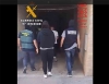 Los agentes en su entrada a un aparcamiento subterráneo en el centro de Ágreda. /GC- PFN