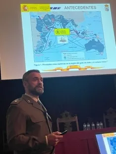 Foto 6 - Abre en &Aacute;greda la muestra 'Operaci&oacute;n Atalanta'