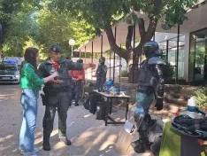 Foto 16 - Un perro de b&uacute;squeda de droga o un traje de protecci&oacute;n TEDAX, protagonistas en La Dehesa