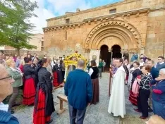 Foto 4 - Las joteras de Caltojar bailan a la Virgen del Pilar