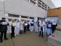 Foto 3 - Los trabajadores del Sacyl se concentran ante las "discriminaciones salariales"