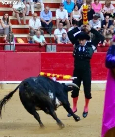 Una imagen de la novillada en Zaragoza ayer. 