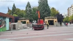 Instalación de las luces navideñas en Soria en el mes de octubre. /SN