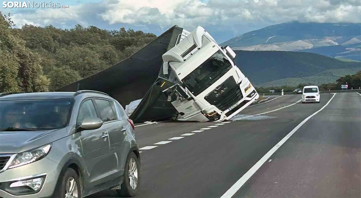 Aparatoso accidente en la N-122 en El Madero