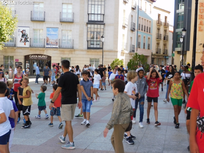 En im&aacute;genes: Ambientazo en el centro de Soria con los Gigantes y Cabezudos
