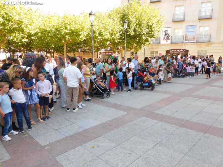 En im&aacute;genes: Ambientazo en el centro de Soria con los Gigantes y Cabezudos